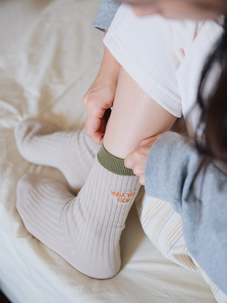 "Walk With God" Crew Socks